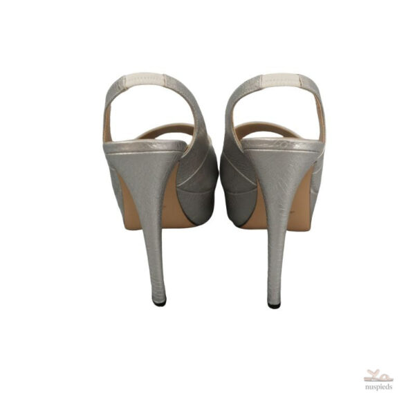 Sandales tendance avec talons aiguilles