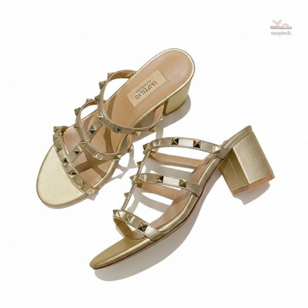 Sandales à talons avec finitions cloutées pour femme