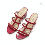 Sandales avec talons et brides stylées pour femme