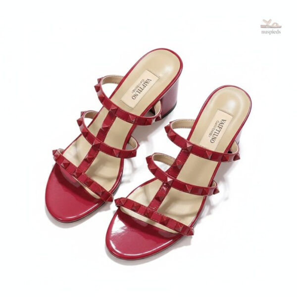Sandales avec talons et brides stylées pour femme