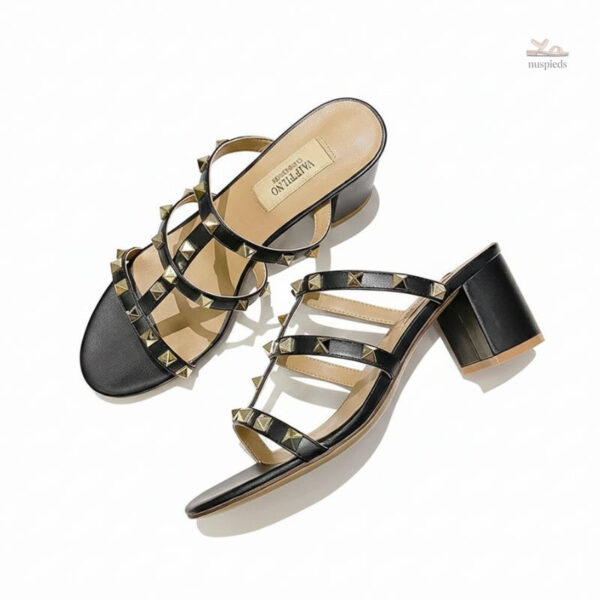 Sandales à talons tendance avec embellissements cloutés