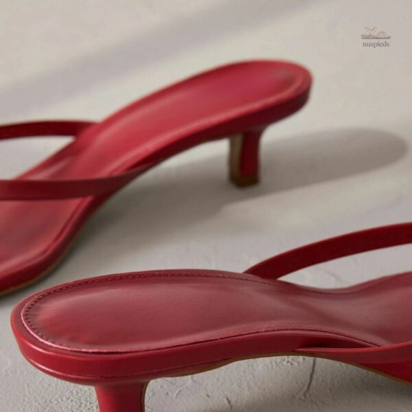 Sandales à Bout Carré au Style Contemporain