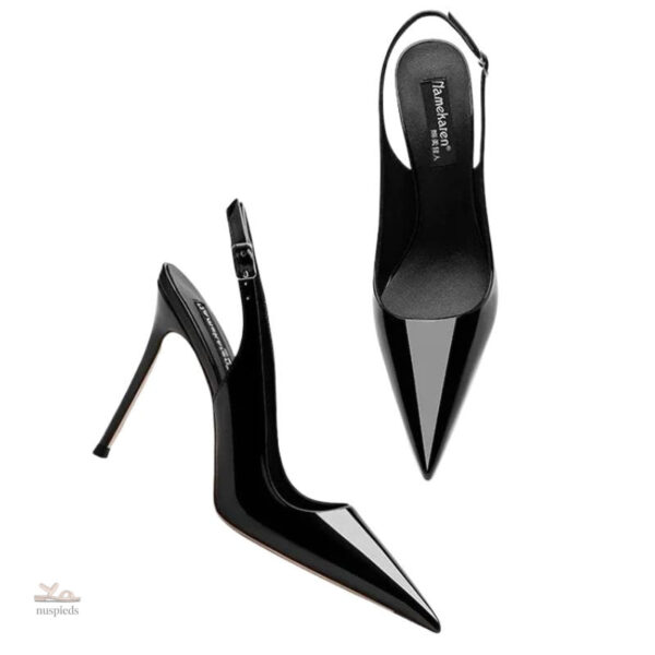 Sandales à talons avec un esthétique minimaliste