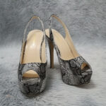 Sandales à talons en serpent, tendance et stylées