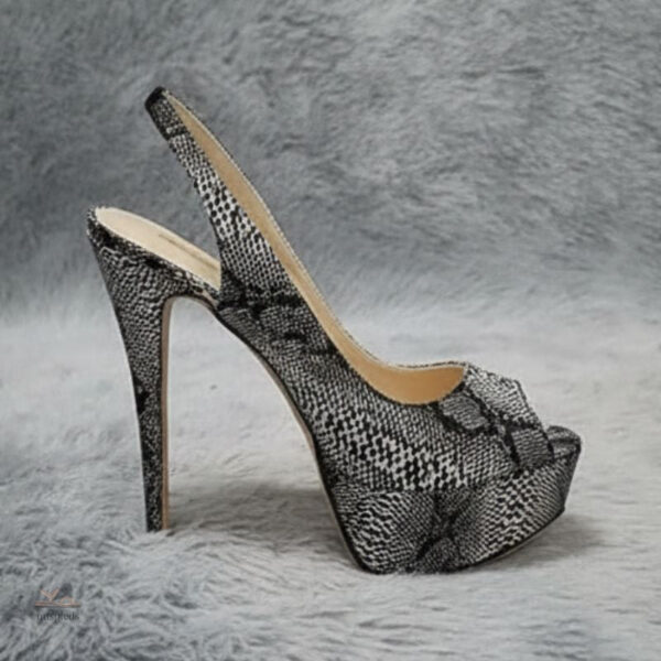 Modèle chic de sandales à talons avec motif reptile