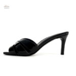 Lanières tressées sur sandales à talons