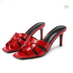 Sandales en cuir avec design tressé