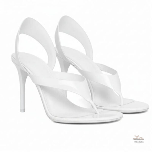 Talons hauts métallisés, parfaits pour une soirée chic