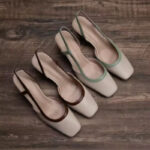 Élégantes sandales à talons, mode féminine dorée