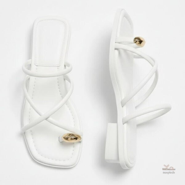Sandales plates à brides, design minimaliste et moderne