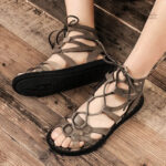 Sandales en cuir, design intemporel pour homme