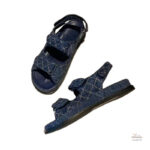 Style romain en bleu, sandales femme avec fermeture scratch
